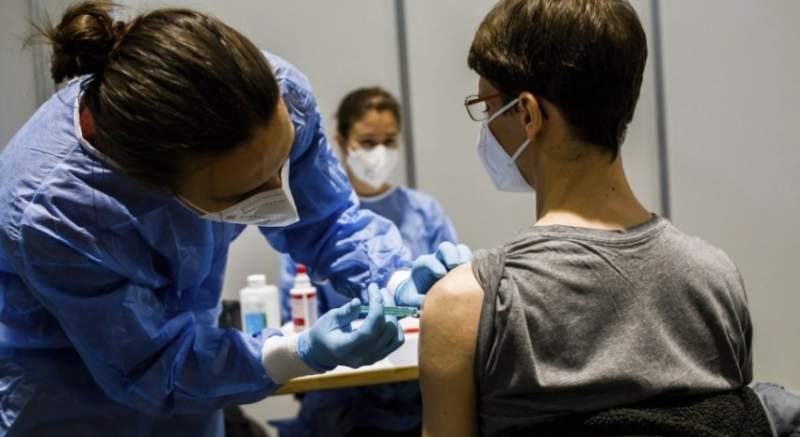 Prieskum o očkovaní medzi Slovákmi: Veríme, že očkovanie v minulosti vyhubilo vážne choroby, voči vakcíne proti COVID-19 sme však skeptickí