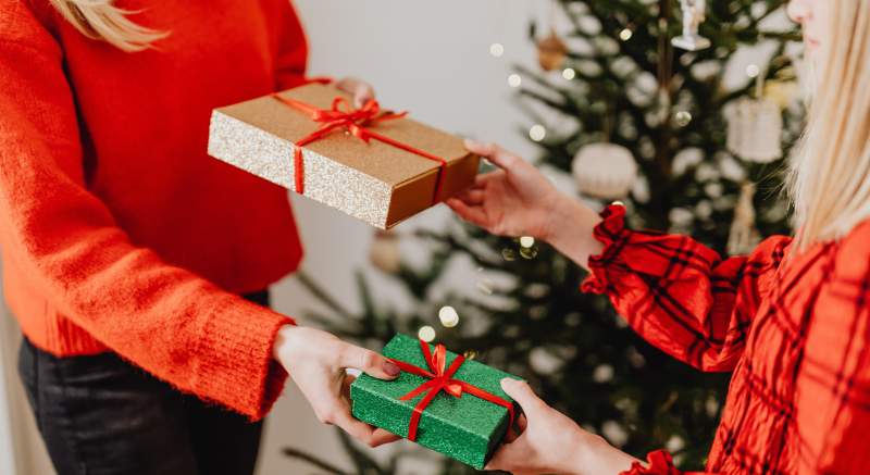 Psychológ: Vianočné prípravy a nákupy darčekov sú viac zdrojom stresu ako potešenia
